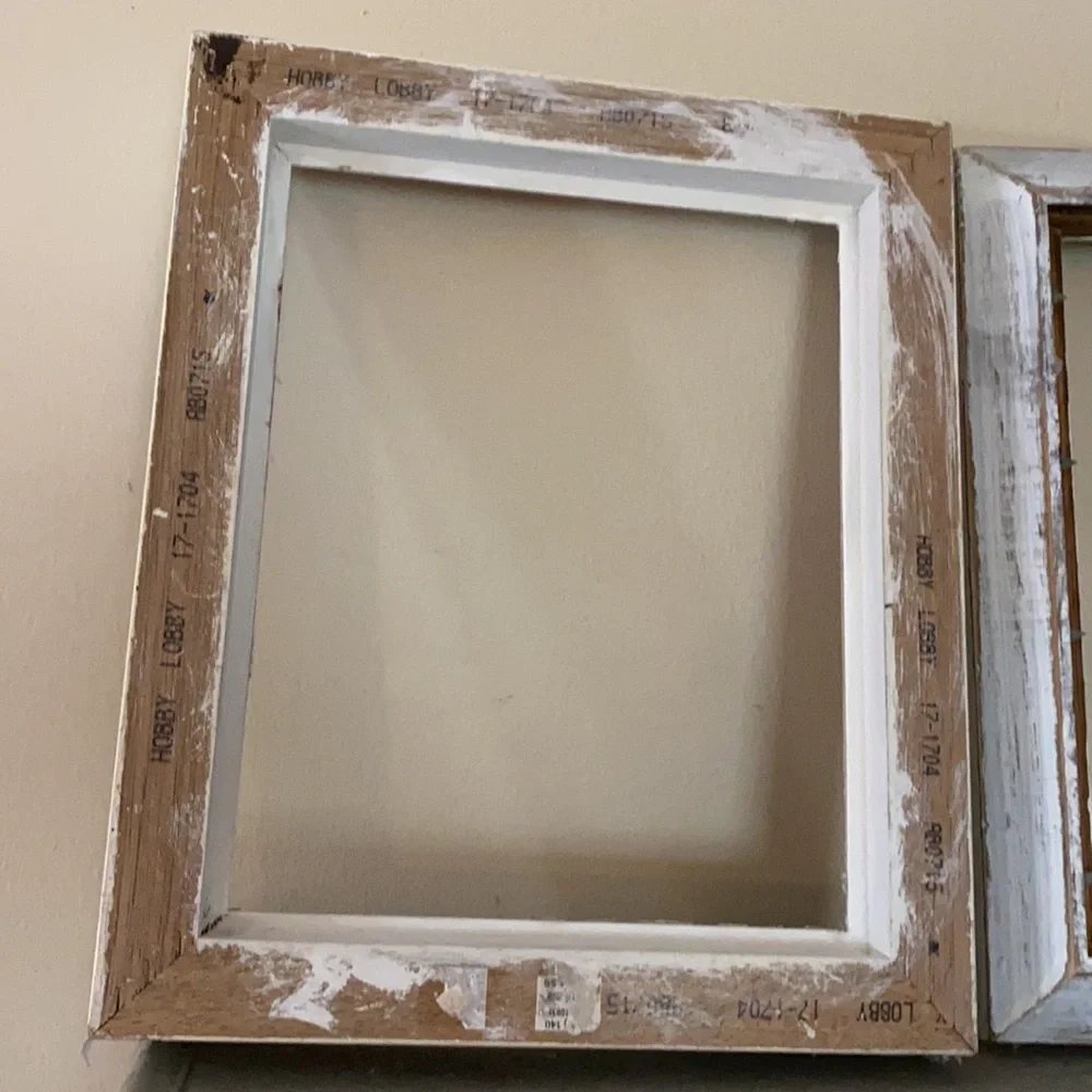 Vintage inspired 2 pink wooden floral frames 🖼 & wooden floral “A”